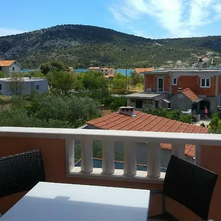 Apartments Villa Brudi Vinišće Zewnętrze zdjęcie